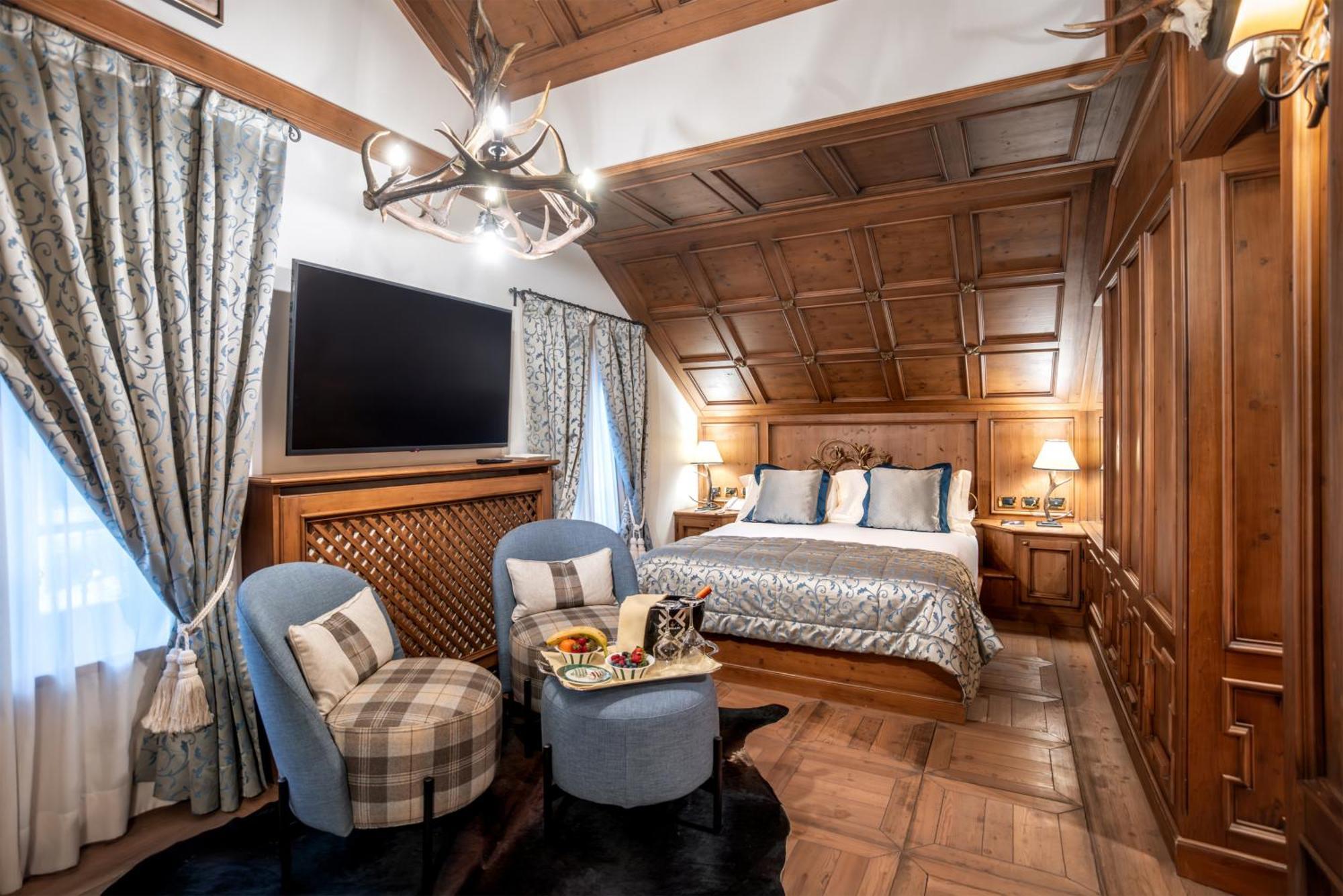 Ambra Cortina Luxury&Fashion Hotel Cortina dʼAmpezzo Exterior foto