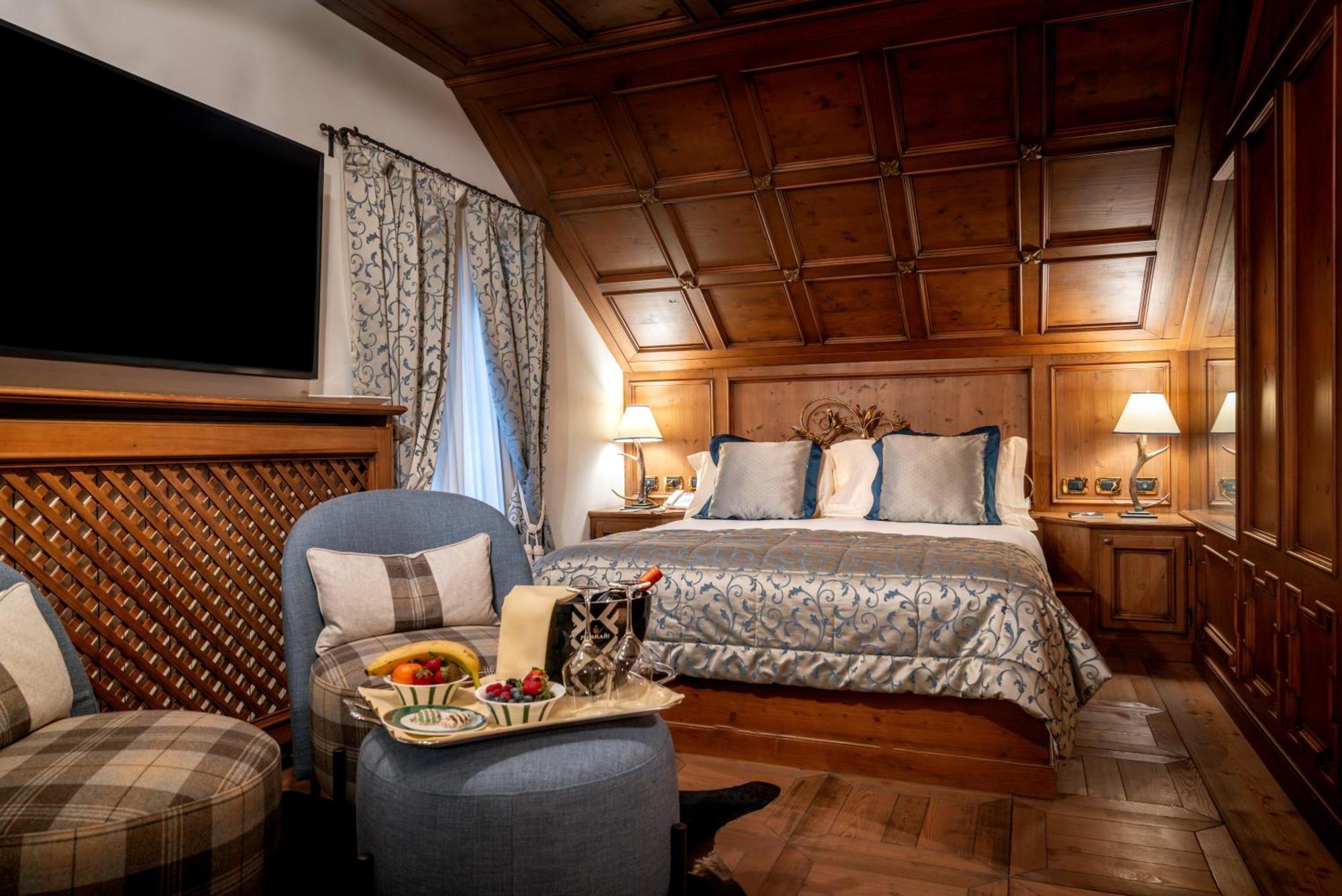 Ambra Cortina Luxury&Fashion Hotel Cortina dʼAmpezzo Exterior foto